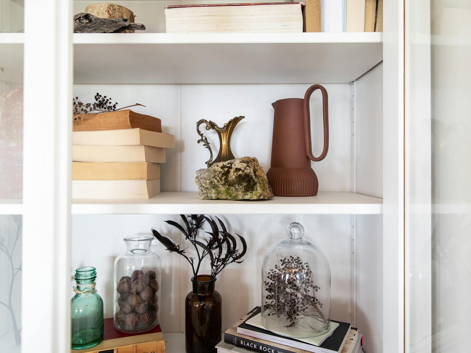Find curios throughout the cabin