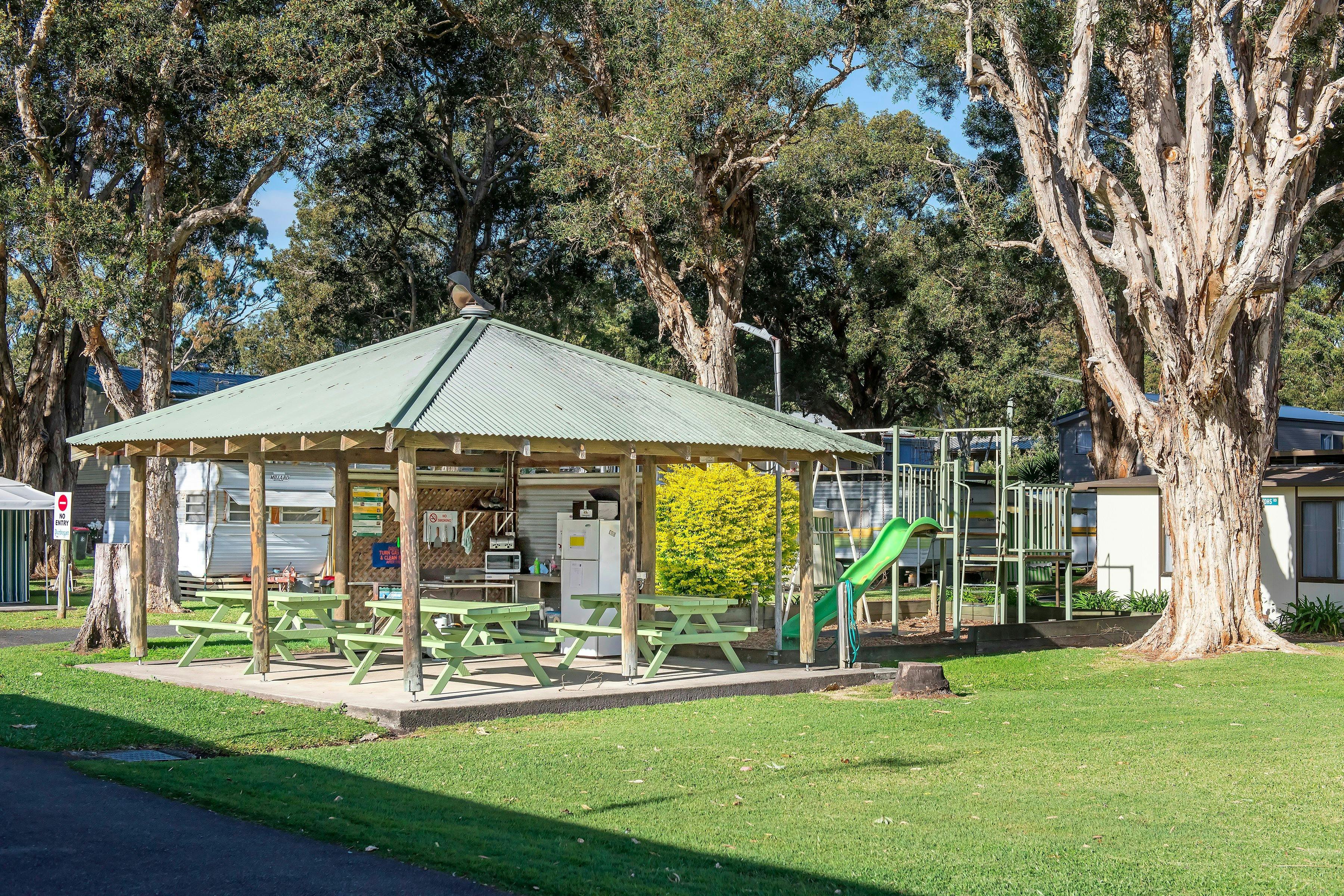 Pet friendly caravan park swimming pool kid friendly accommodation mid north coast laurieton dunboga