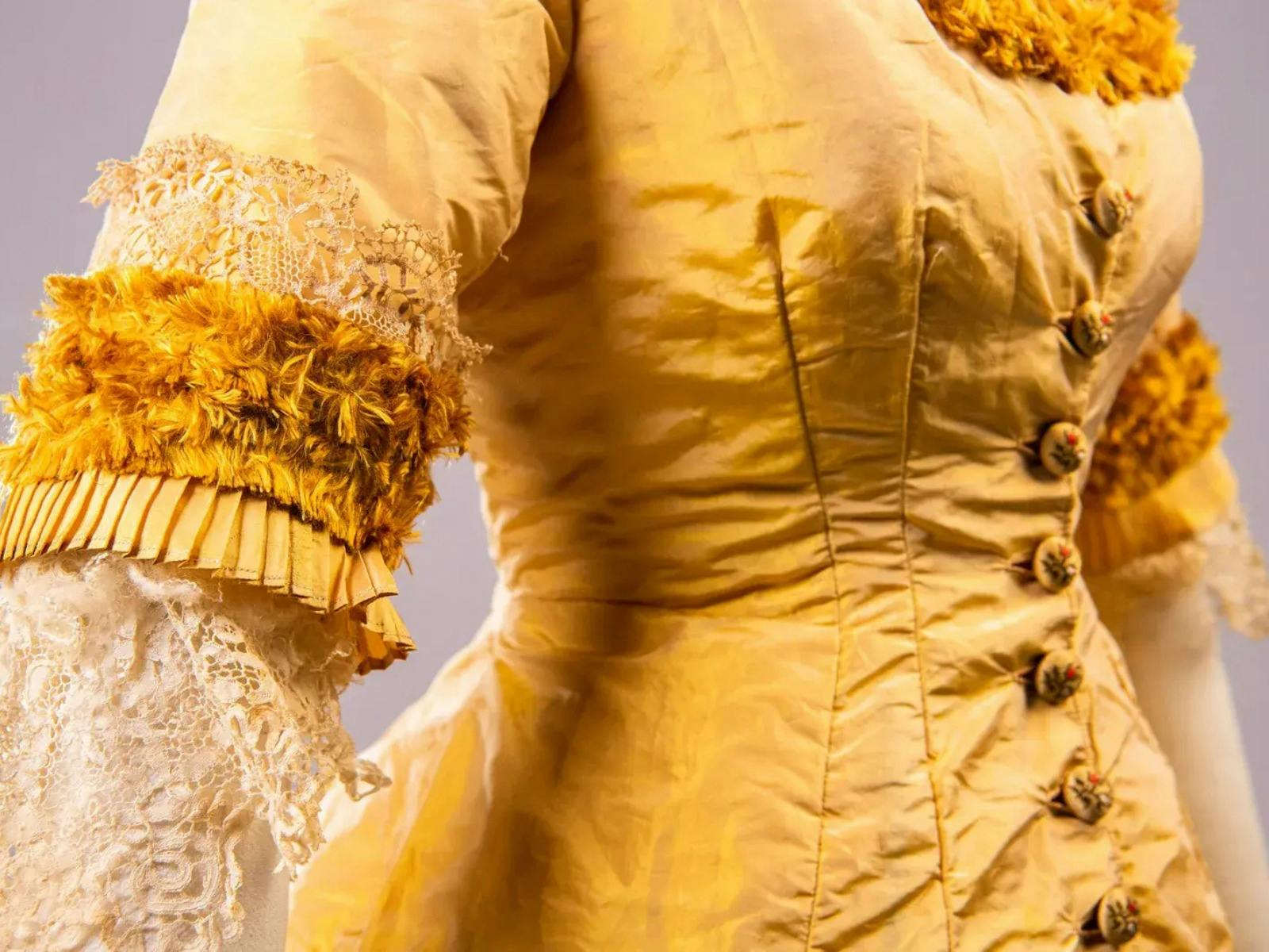 300 Years of Women's Fashion Workshop at the Gold Rush Centre