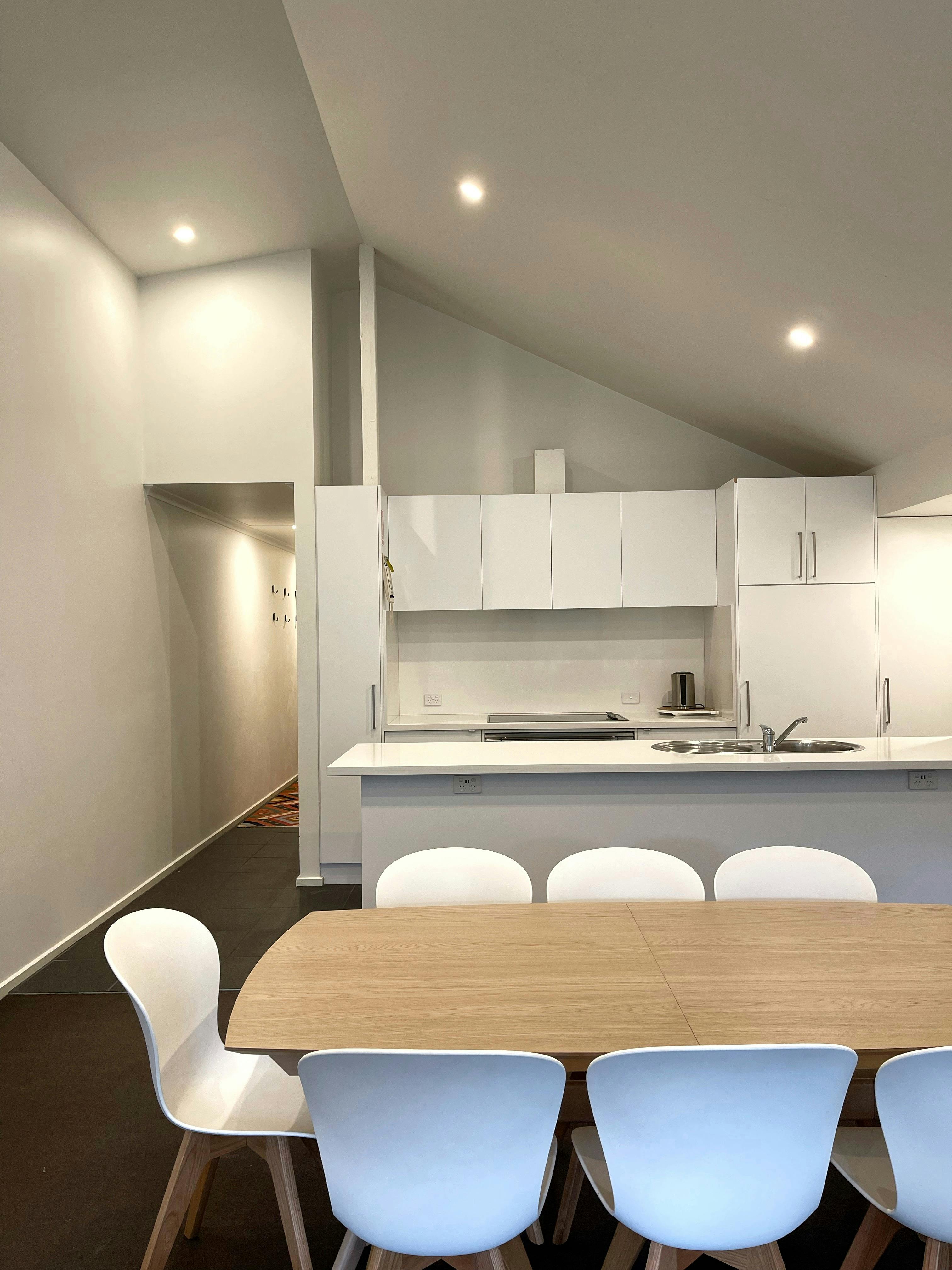 Stay in the heart of Falls Creek Centrally located, Silverski is only a short stroll to every chair