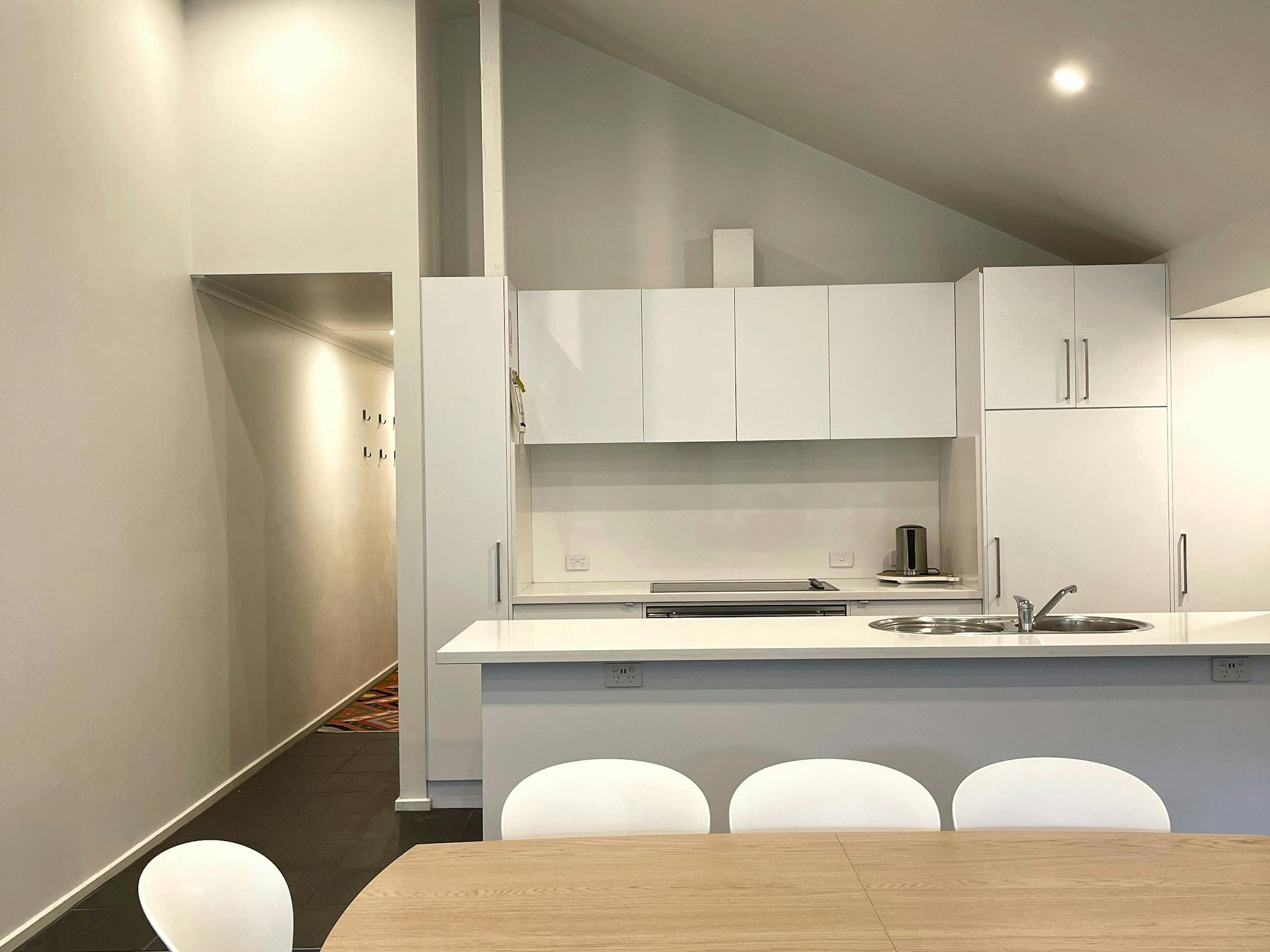 Stay in the heart of Falls Creek Centrally located, Silverski is only a short stroll to every chair