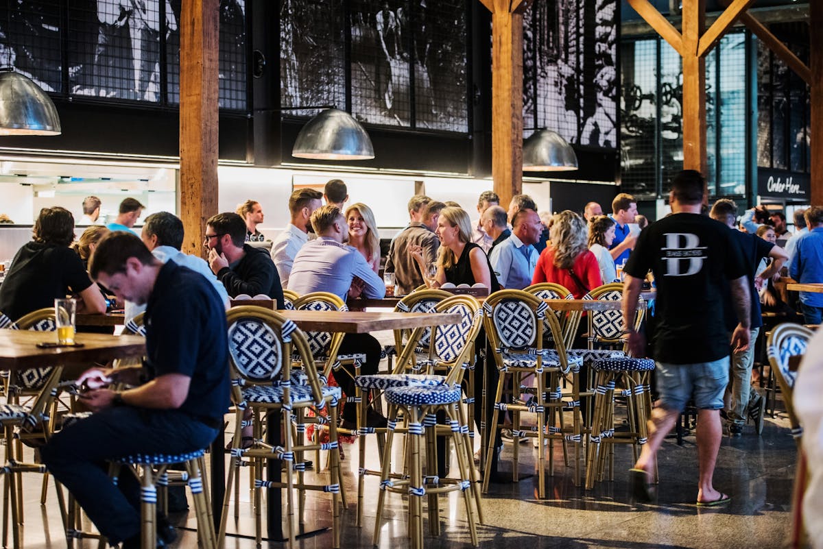 Main bar