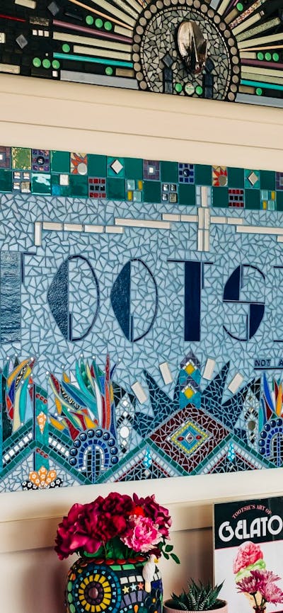 Tootsie Gallery Cafe