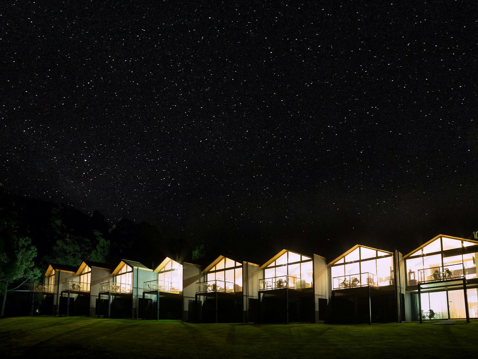 star lit night apartments