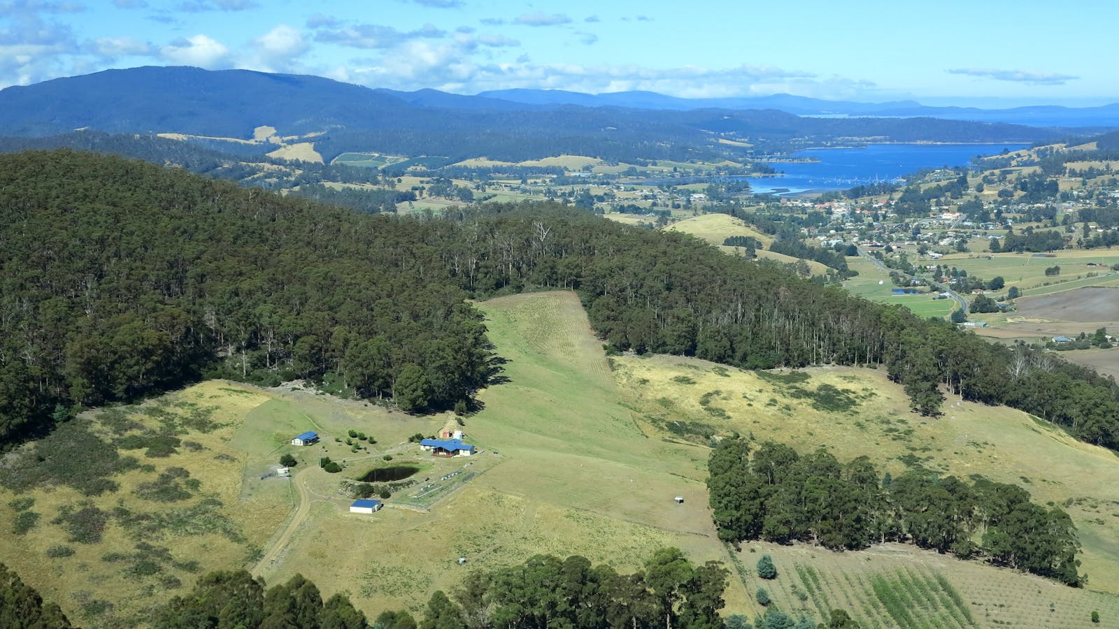 Cherryview is situated on a rural block surrounded by native forest near Cygnet