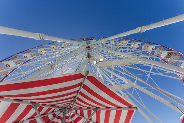 Skyline Ferris Wheel Airlie Beach