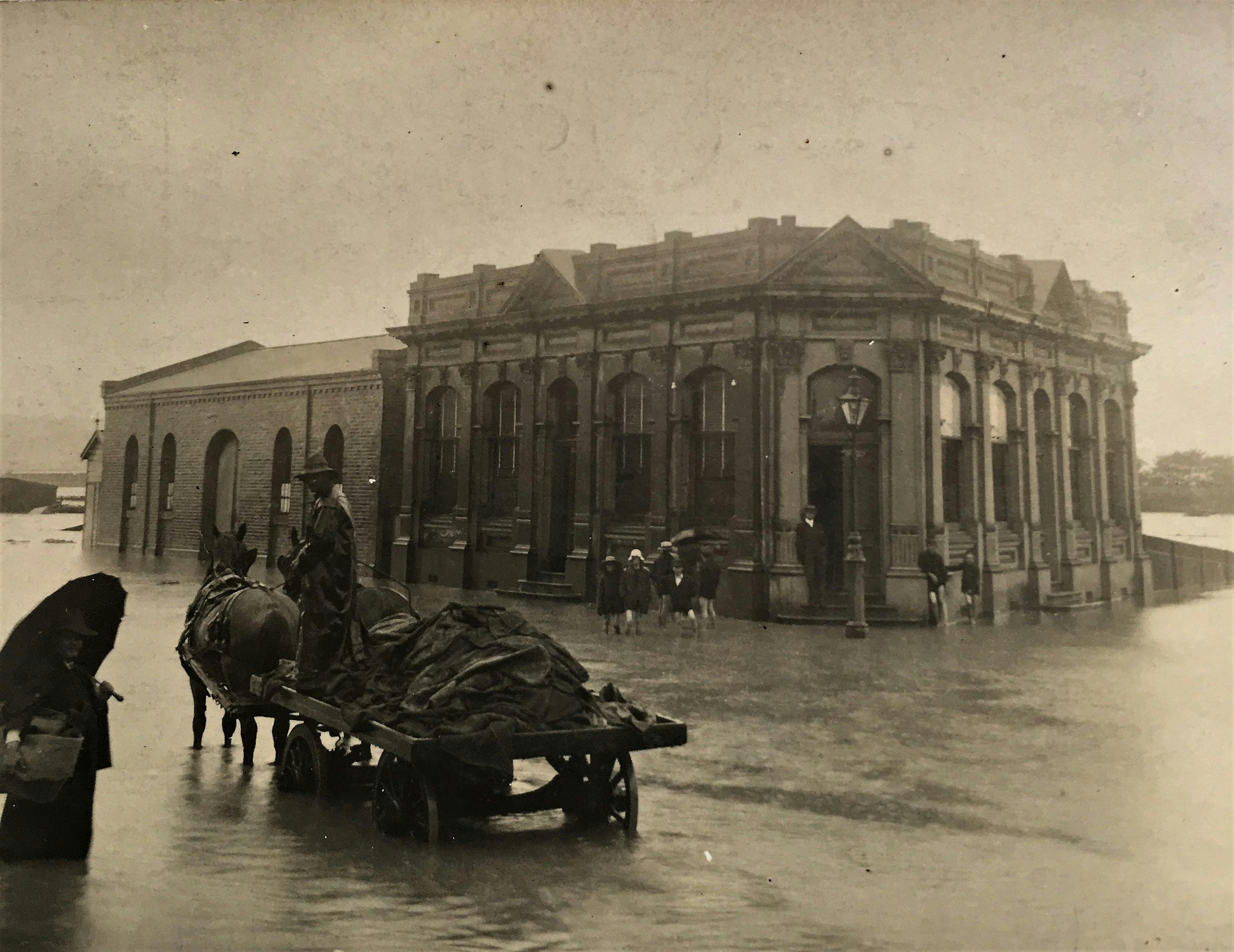 c1908 Flood showingGas Works Office