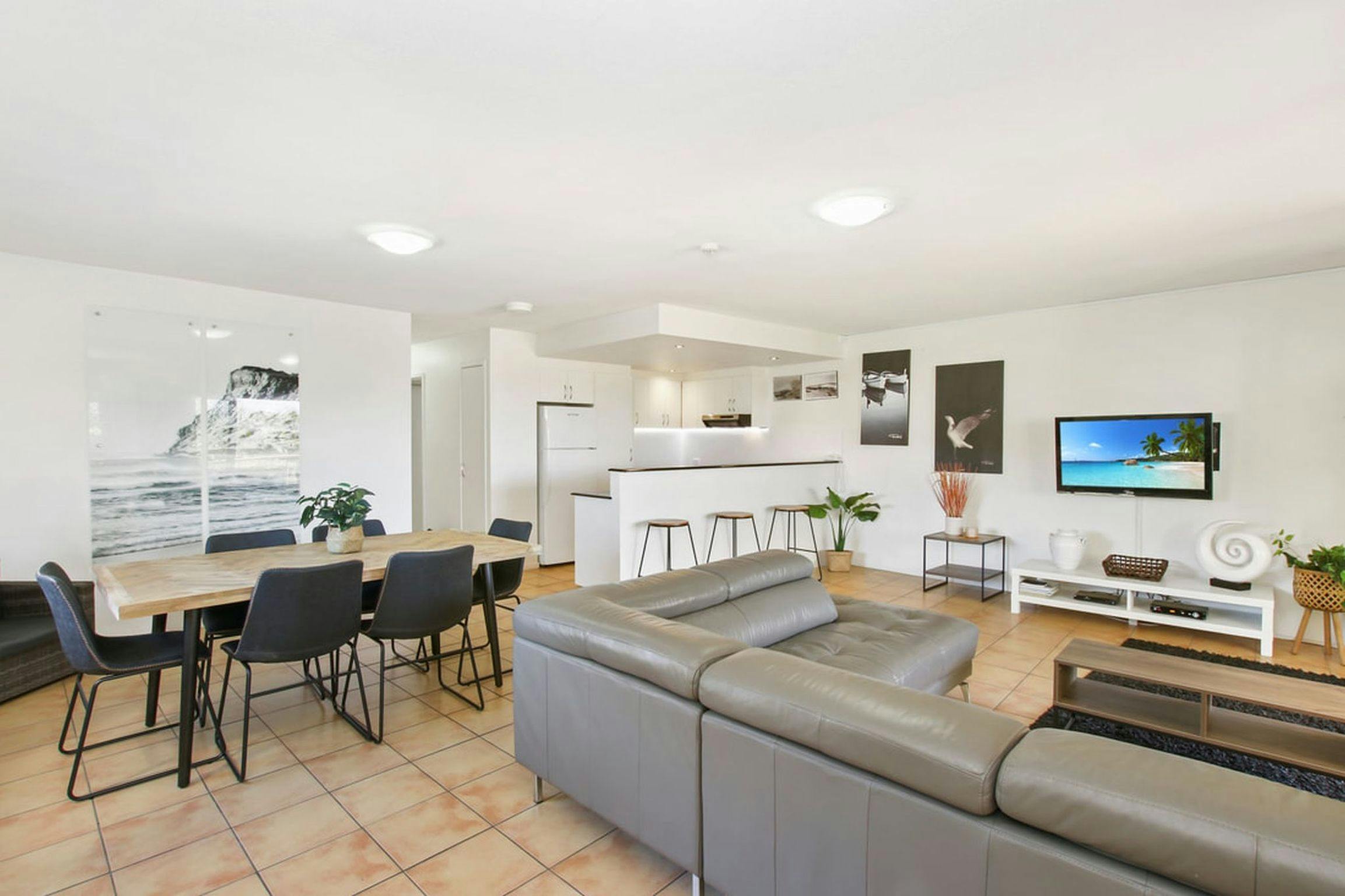 Three Bedroom Seabreeze Apartment