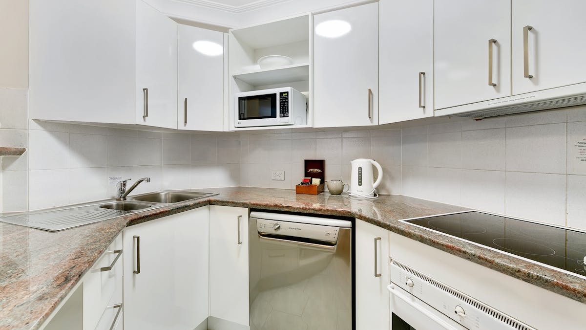 Manor Apartment Hotel