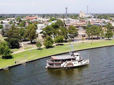 Cumberoona Captain's 1 hour Sightsee Lake Cruise