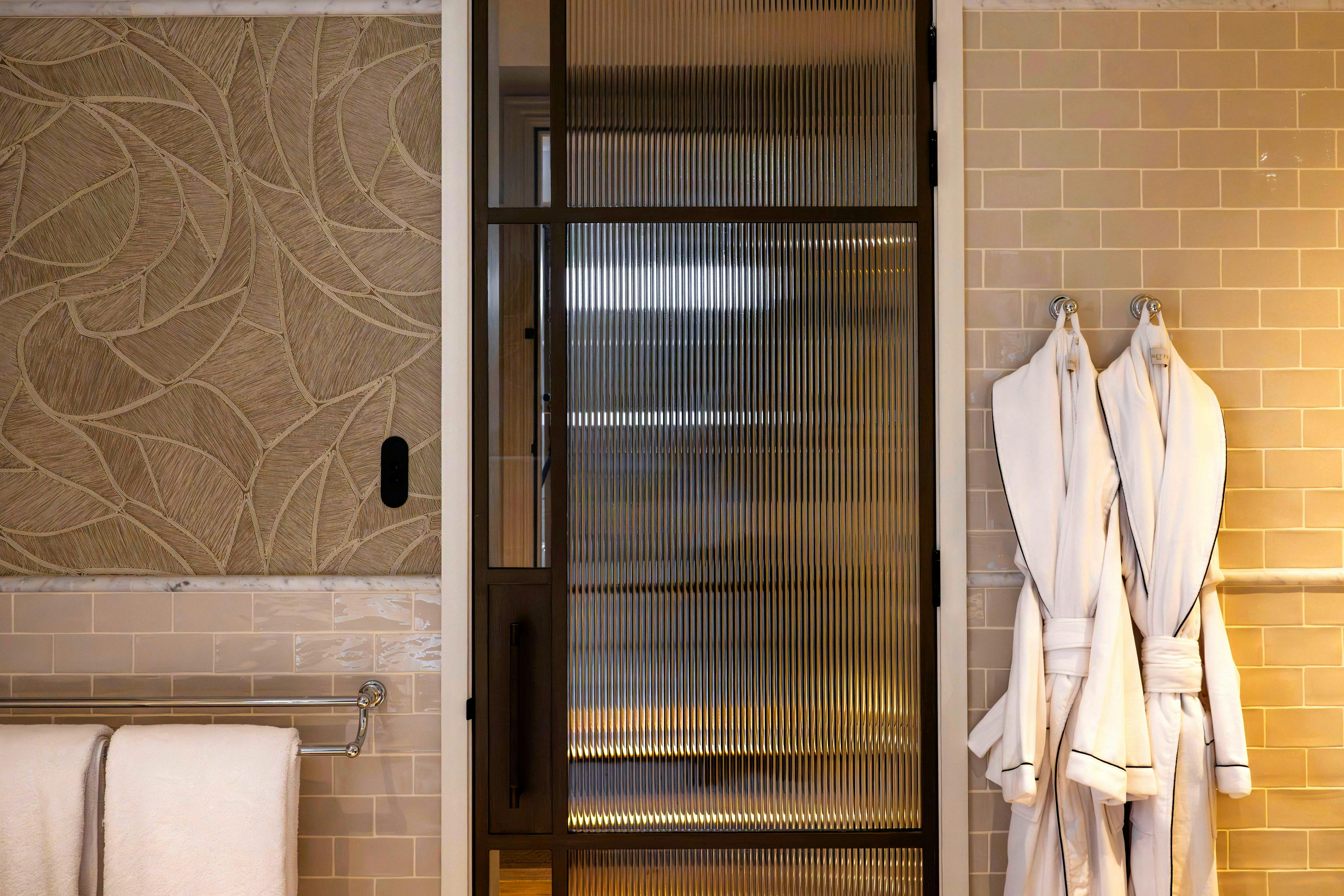 The Grand National Hotel bathroom