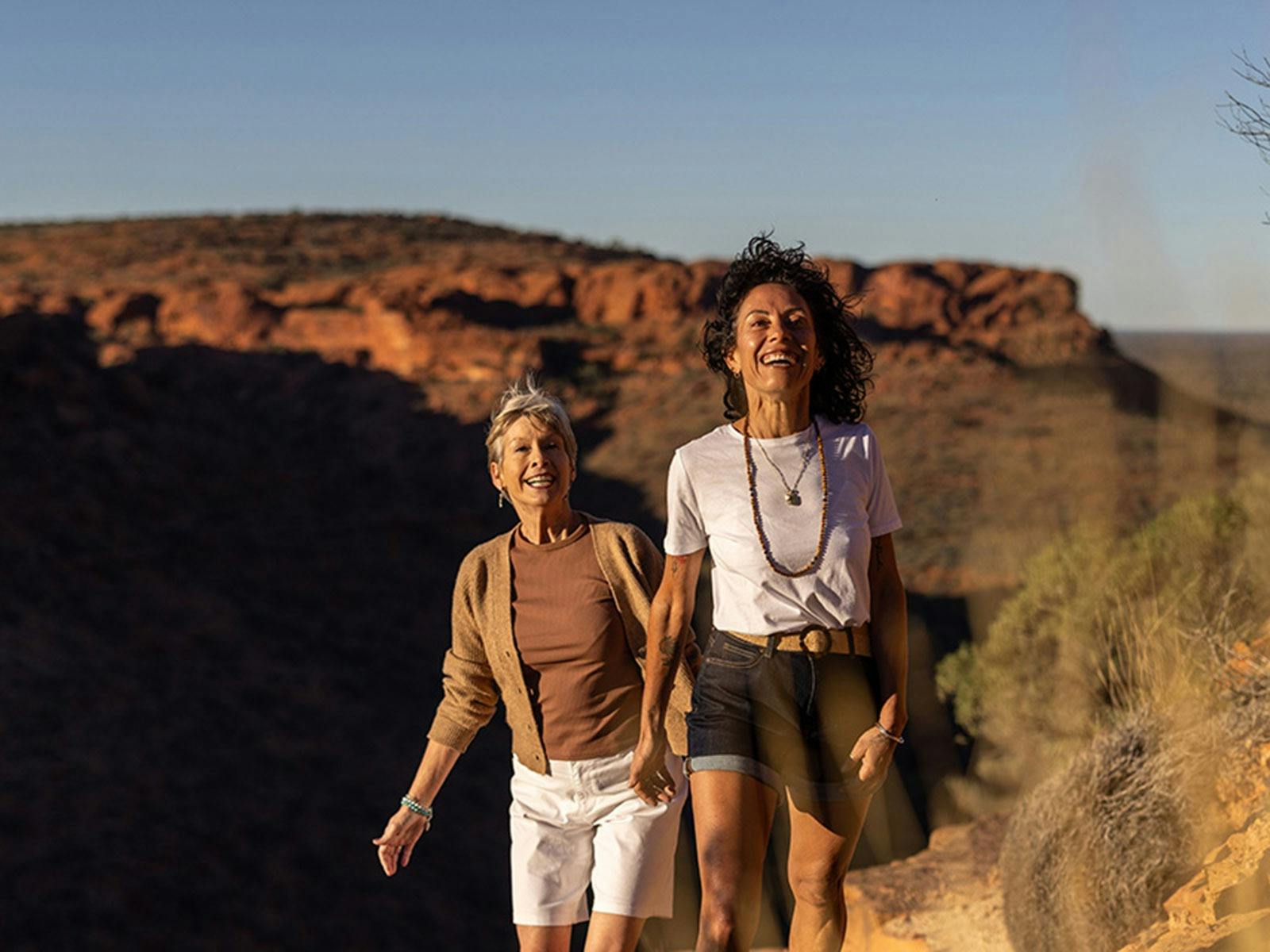 Ladies Hiking Kings Canyon