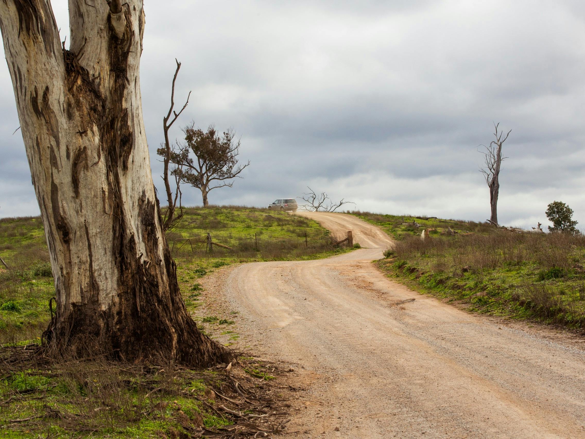Scenic country drive on unsealed country roads