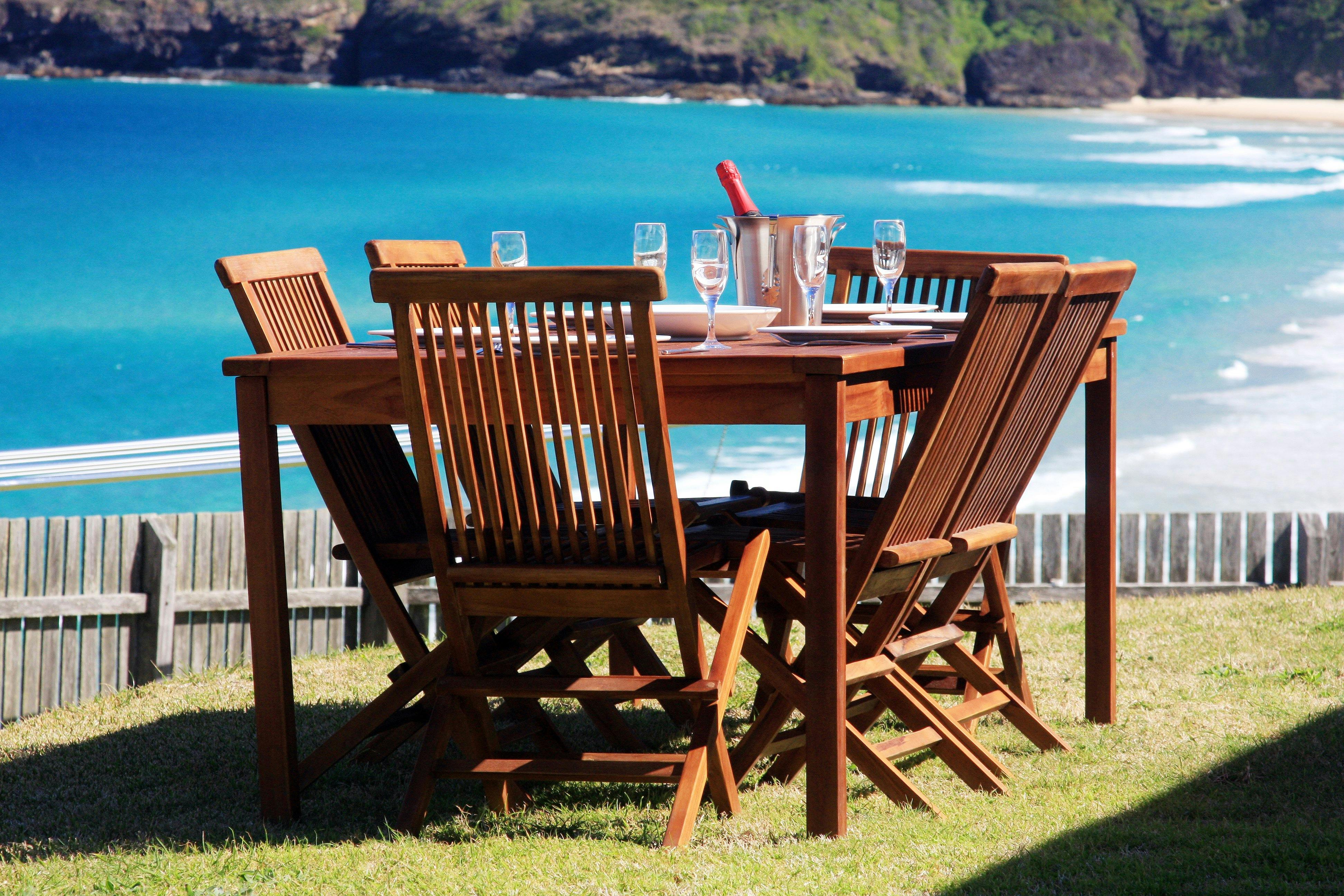 Alfresco dining overlooking Lighthouse Beach