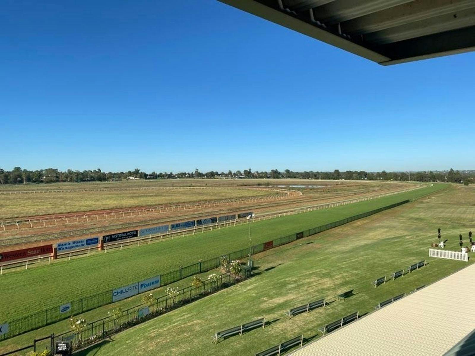 https://dubboregion.com.au/visit/dubbo-region-directory/dubbo-turf-club#gallery-1-4