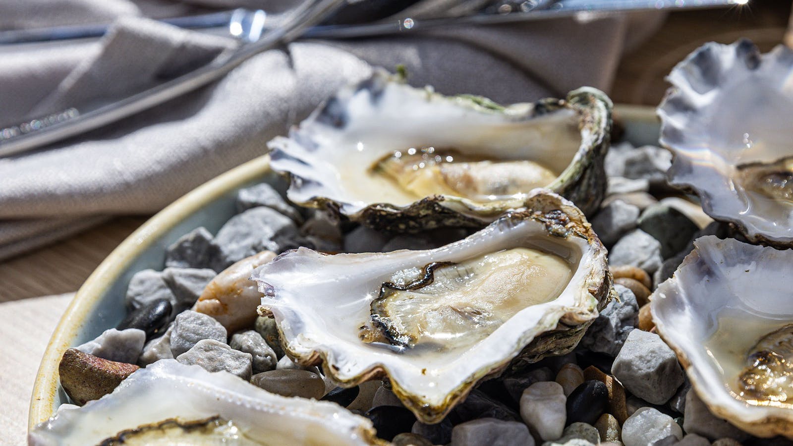Natural Oysters with finger lime
