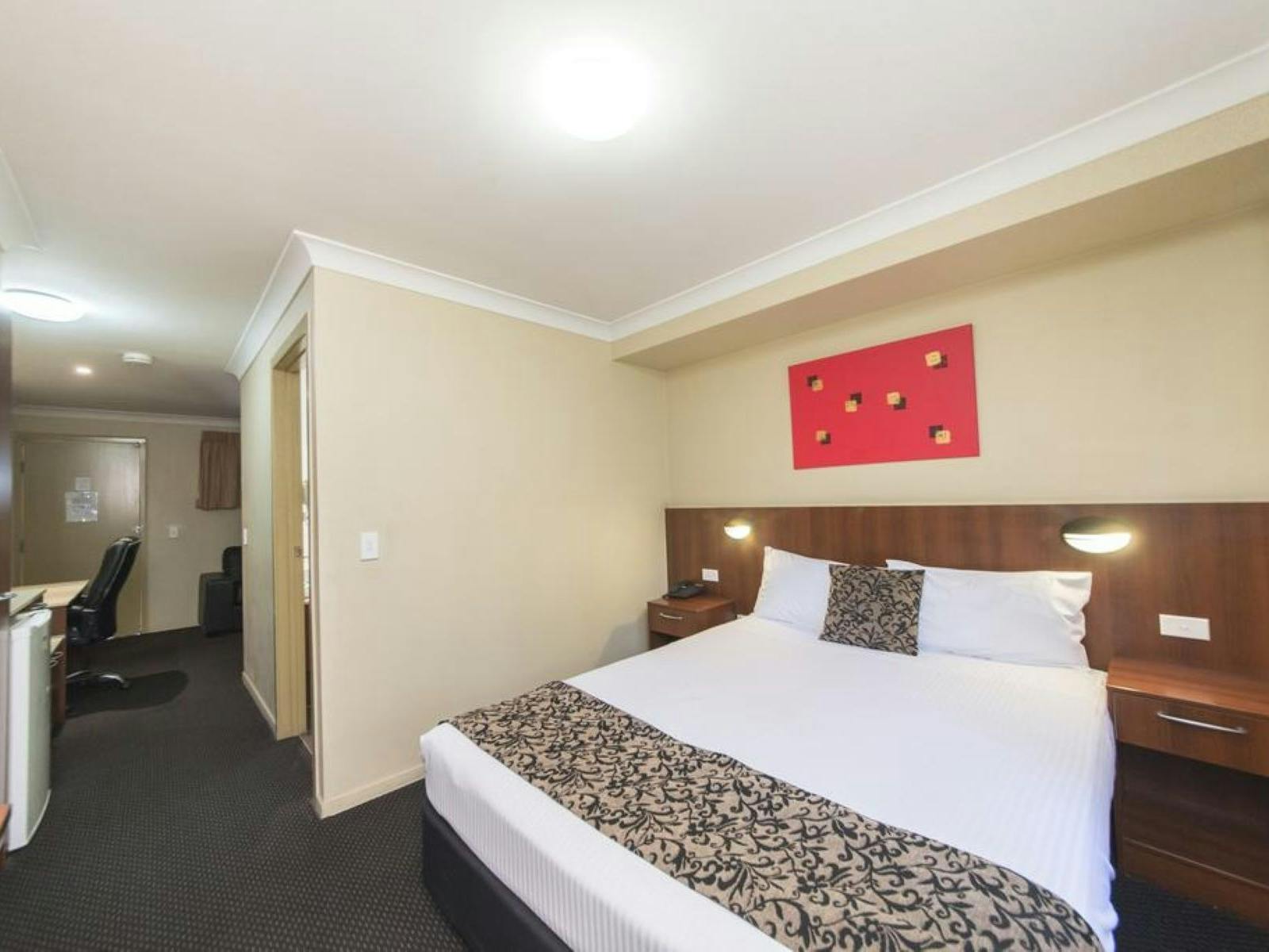 Queen Suite - 1 x Queen Bed Queen Suite - 1 x Queen Bed