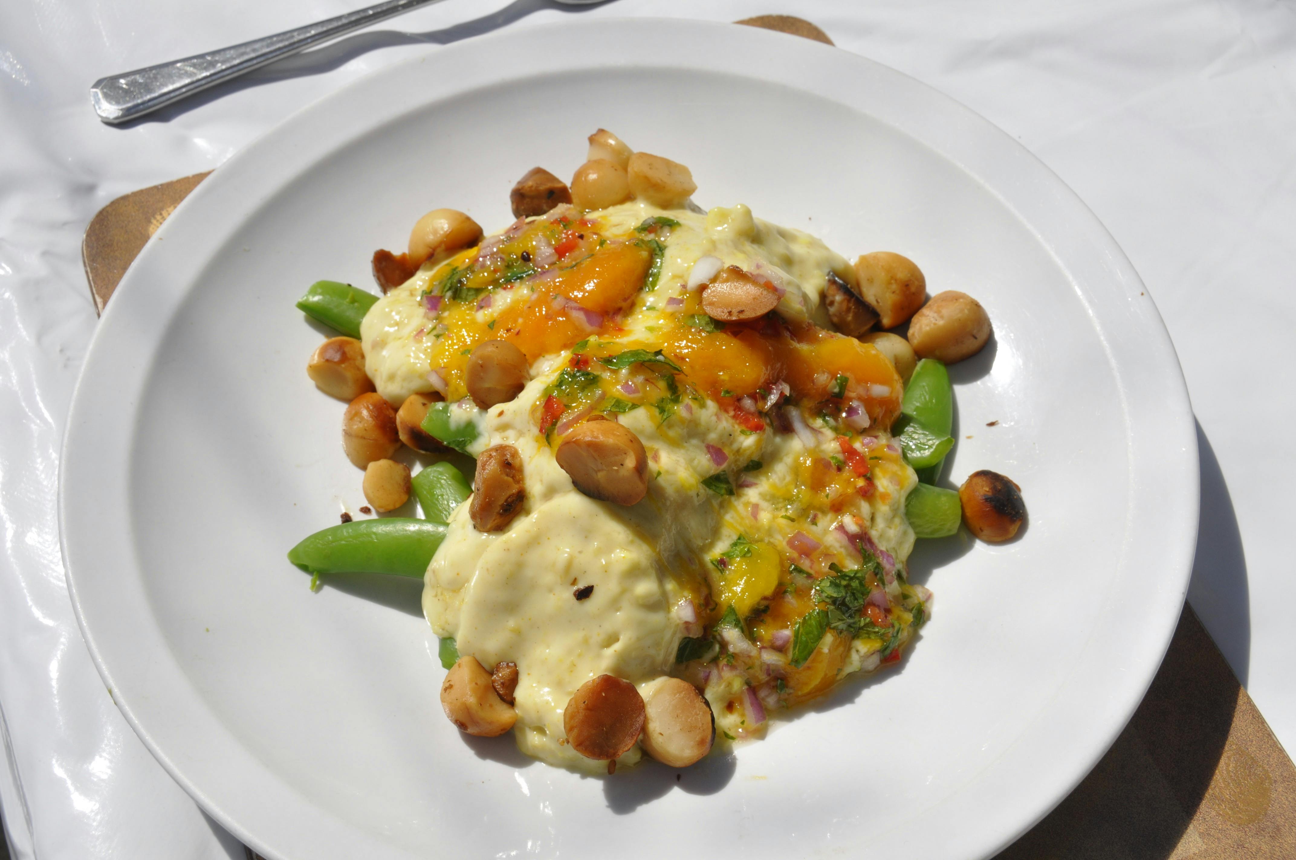 The taste sensation with cruncy sugar snap peas, toasted macadamia nuts and moist mangoes!