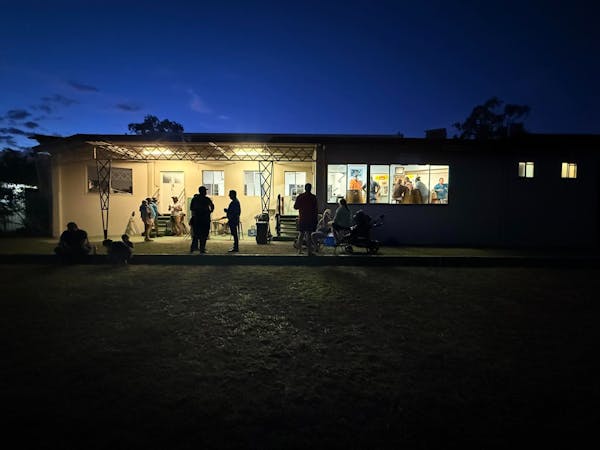 Come enjoy a beer or food at The Baralaba Bowls Club Hotel