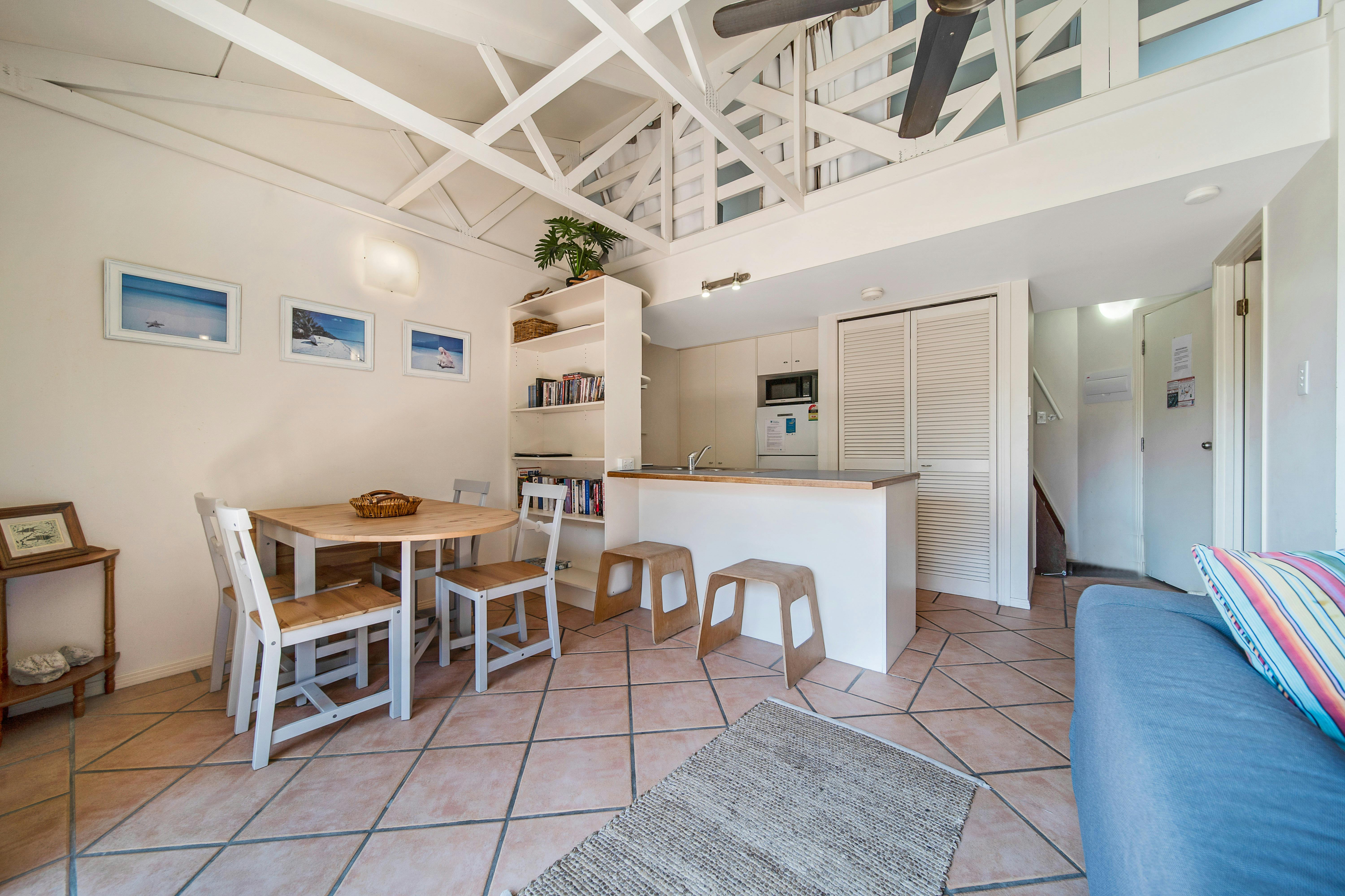 16 Point Lookout Beach Resort