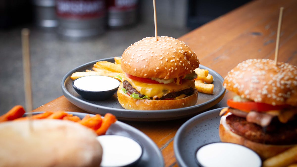 A cheeseburger