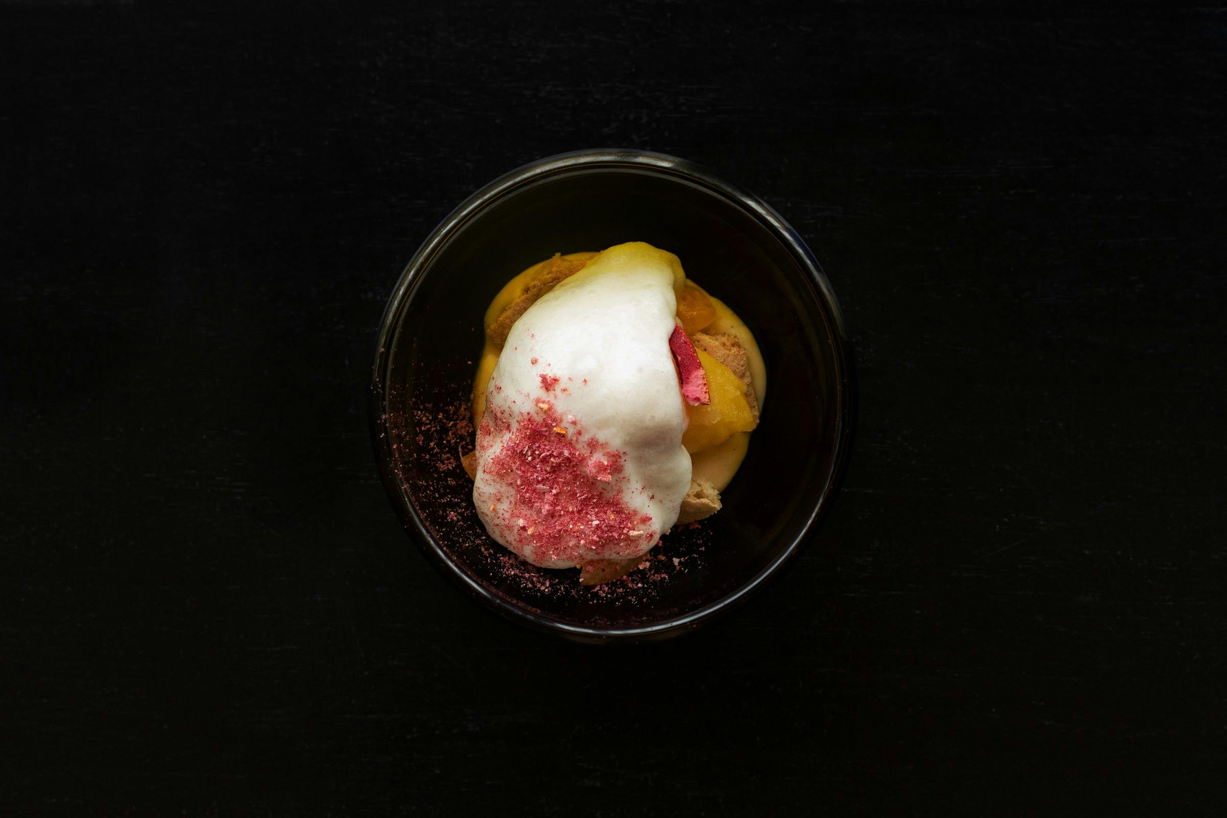 White chocolate and Mandarin dessert