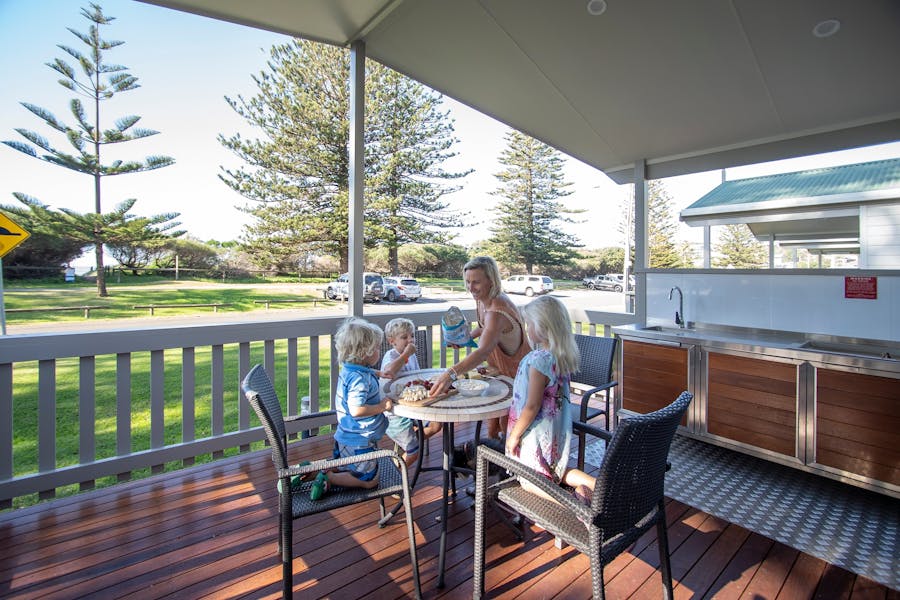 Private Balcony - Holiday Cabin Werri Beach Holiday Park