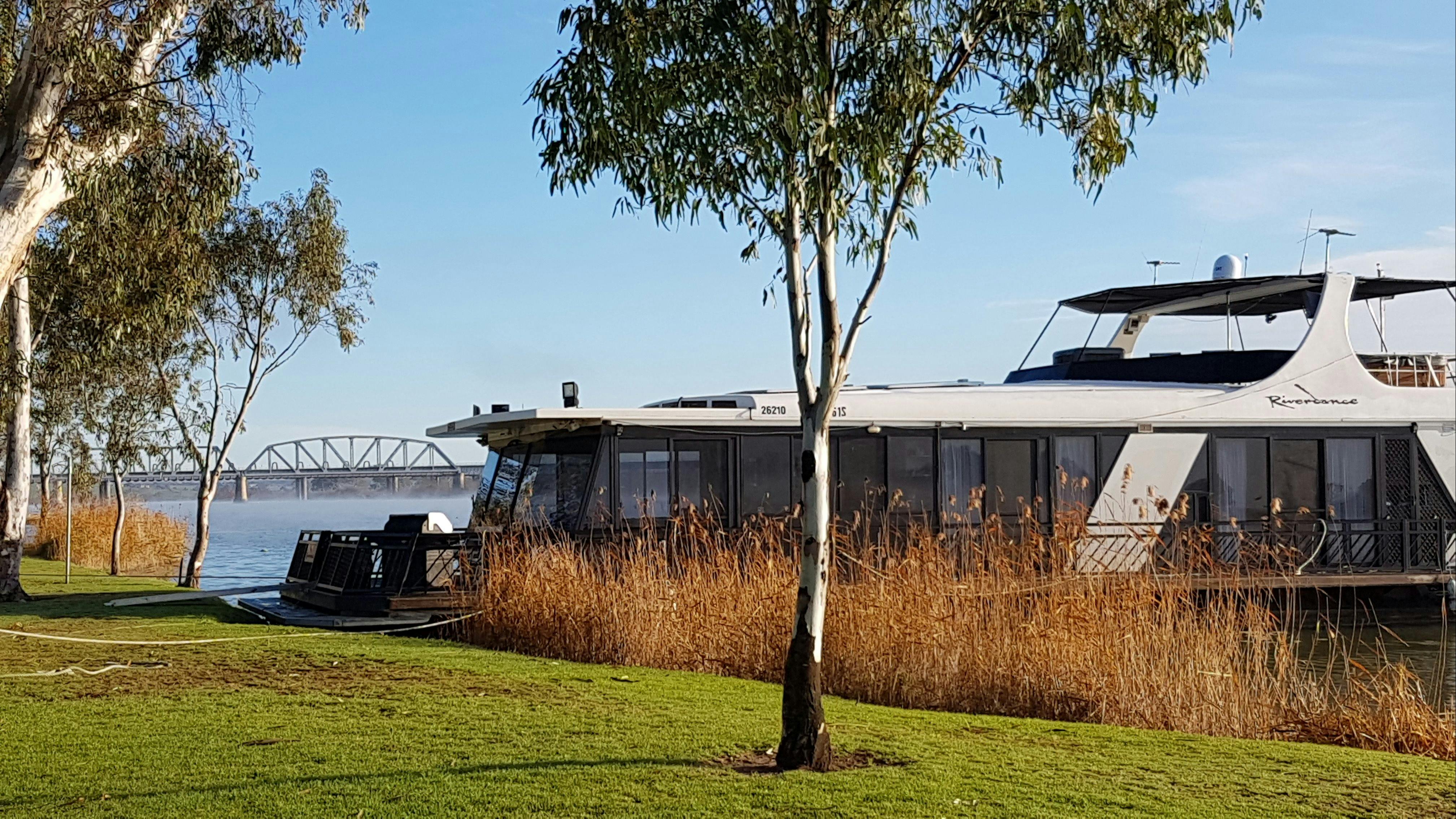 Sturt Reserve - a perfect place for houseboat moorings