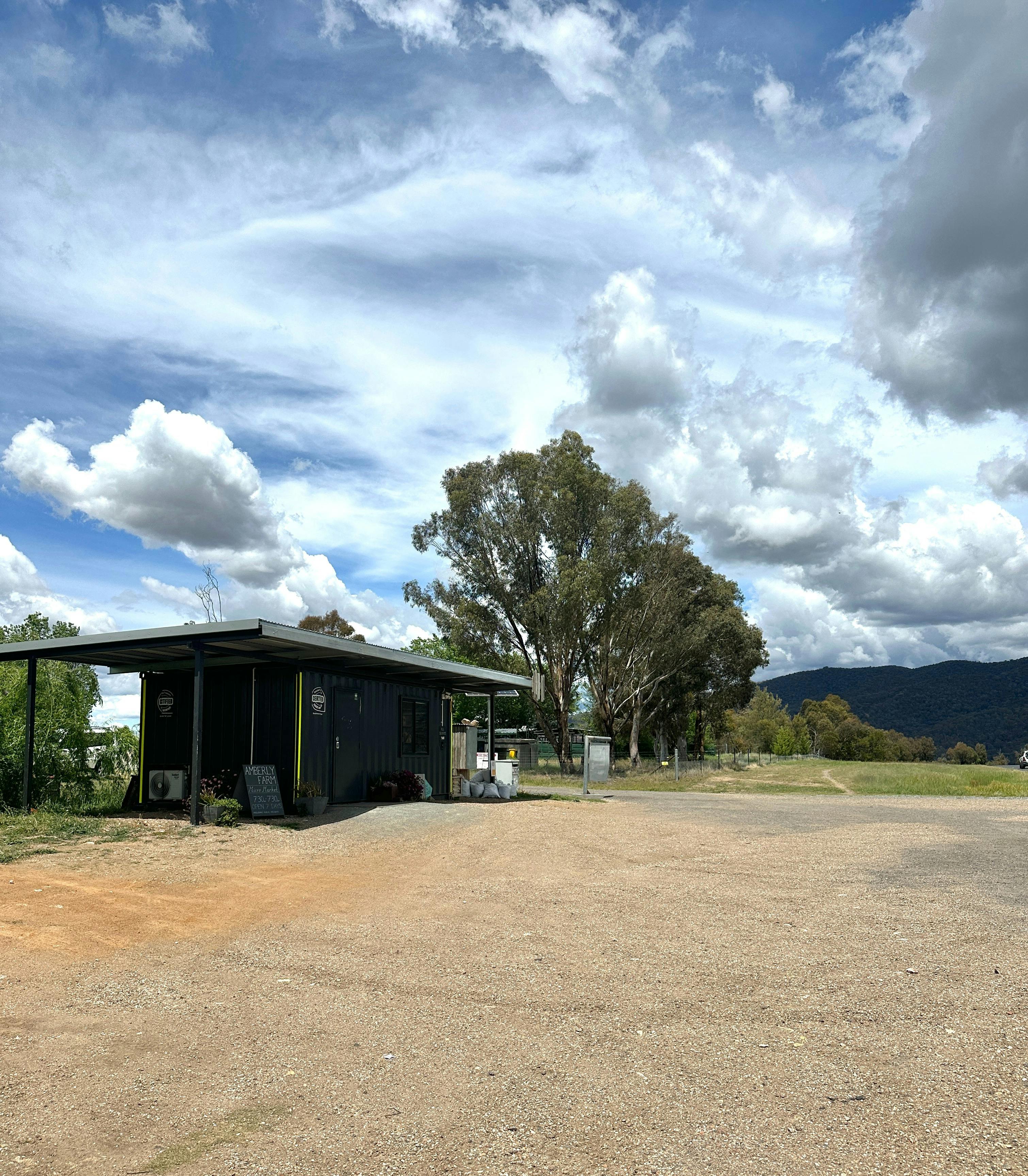 Photo of the micro-market at the front gate of Amberly Farm
