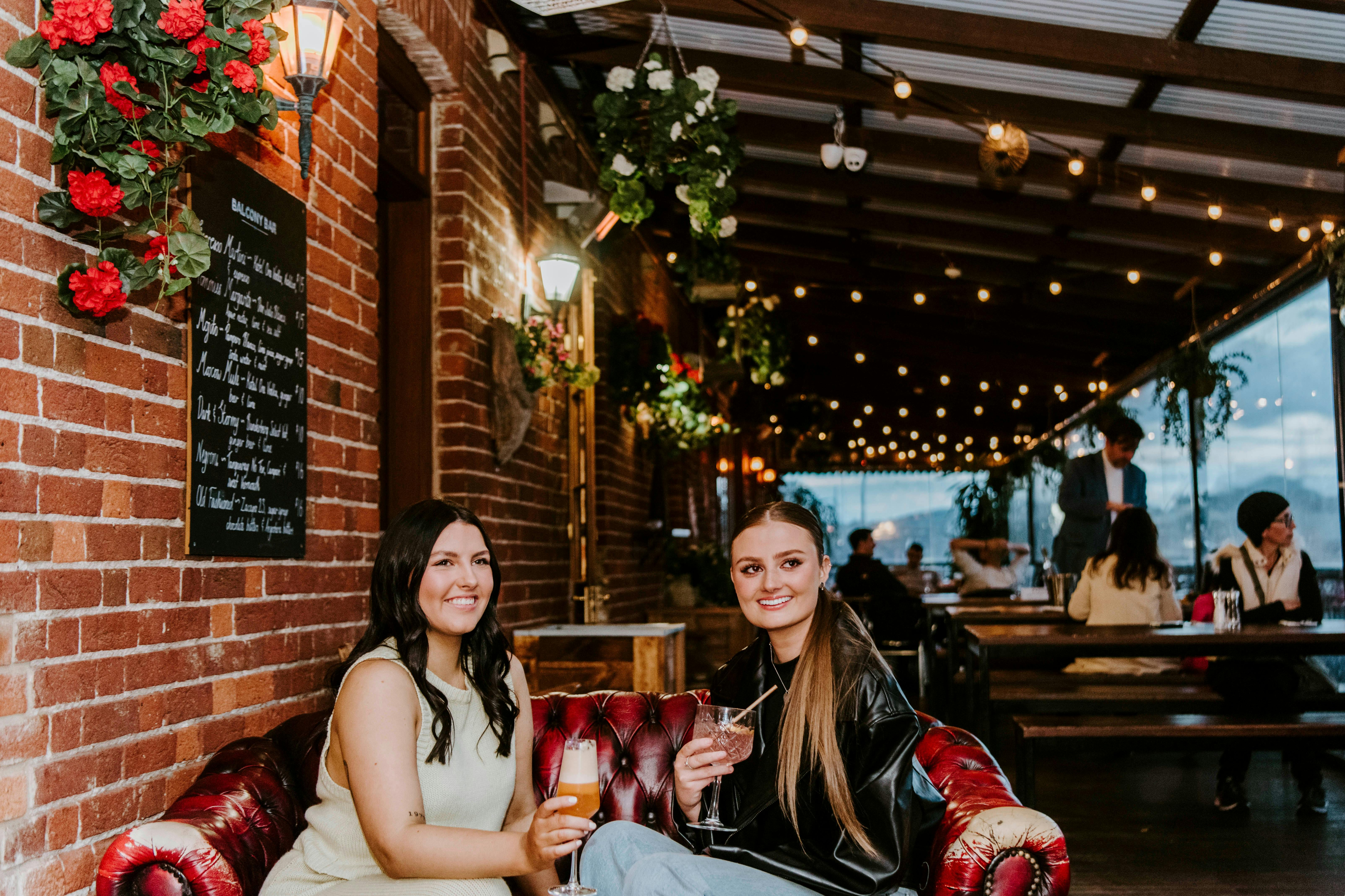 Kelly's Irish Pub and Balcony Bar