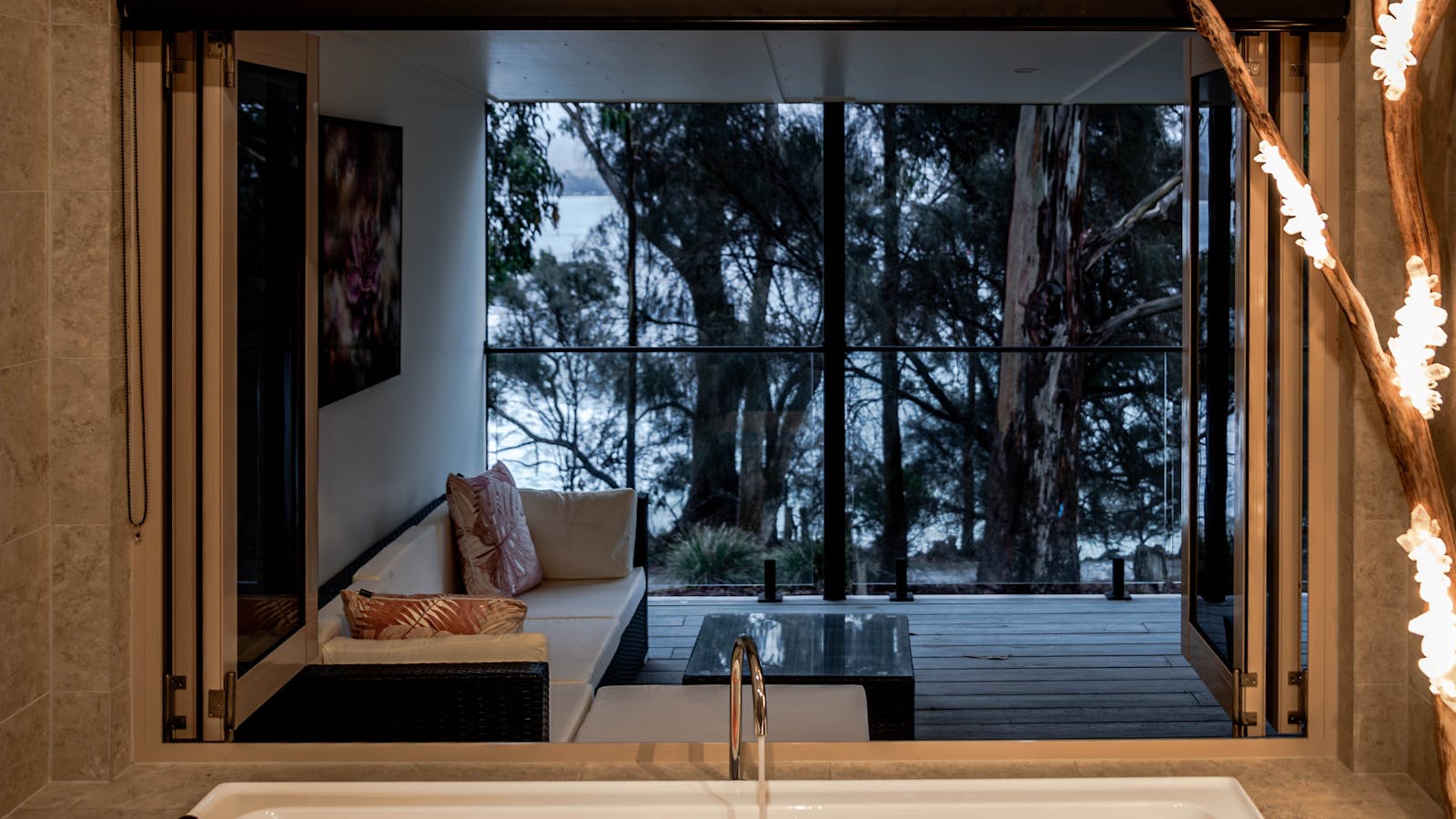 Double Luxe Spa Bath with Ocean Views