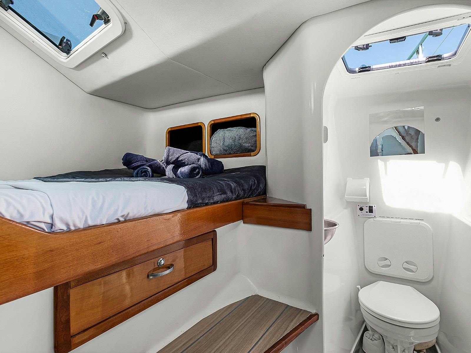 Latitude 1035 - Port forward cabin and ensuite