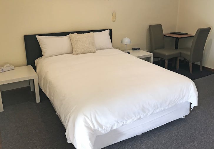 DELUXE SUITE A Kitchenette