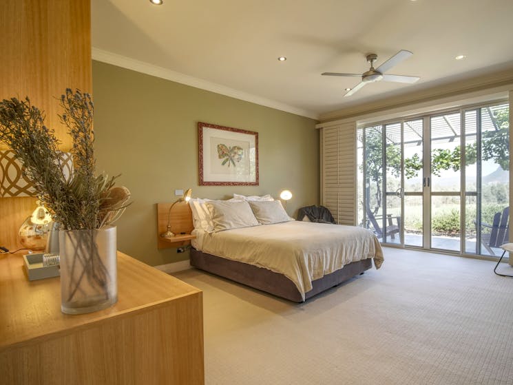 Queen bedroom with terrace facing Mount Marsden