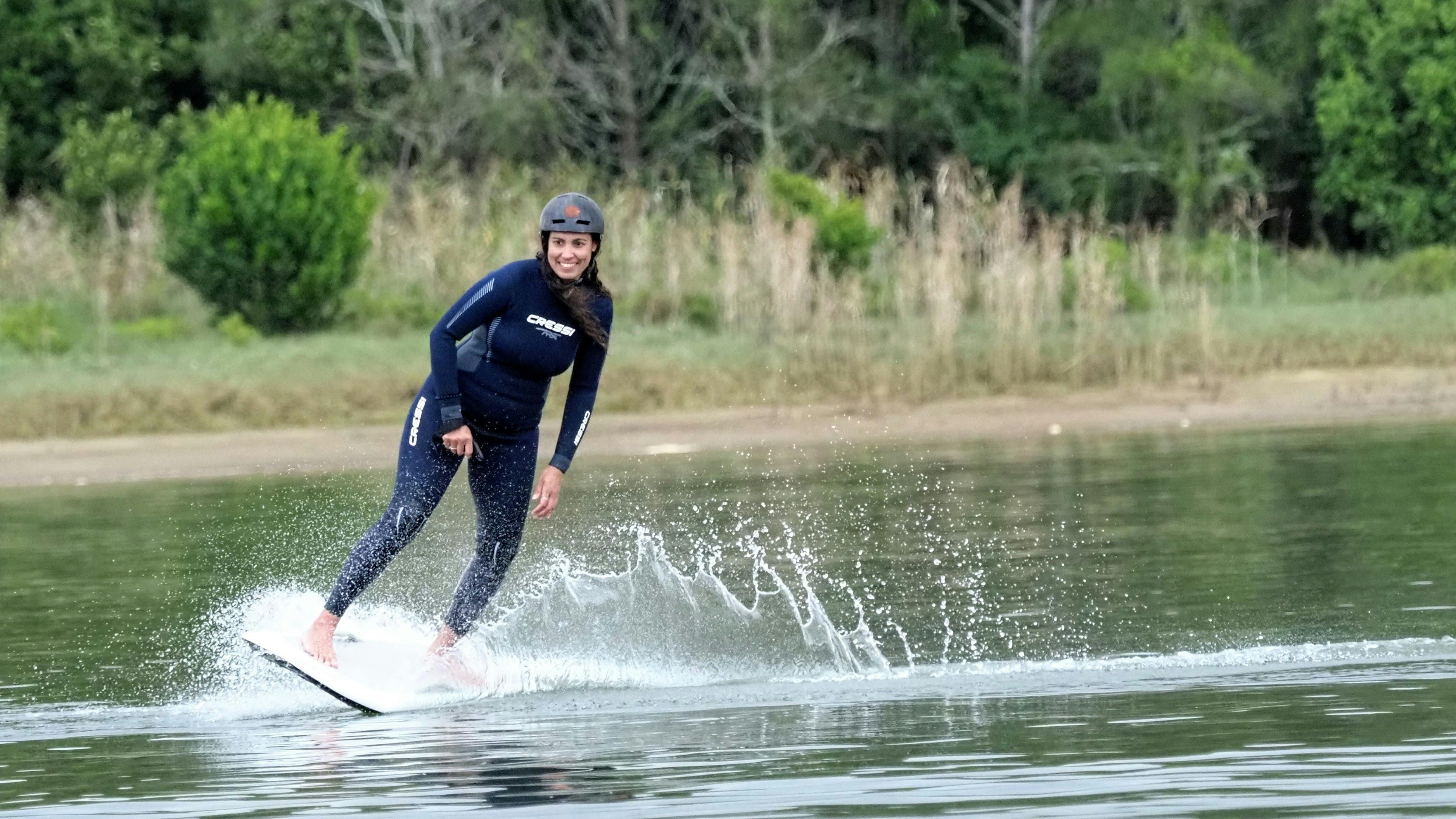 Emily Ozfoiling efoiling fliteboard 烏朗加考夫斯港河樂趣挫敗河之旅飛行