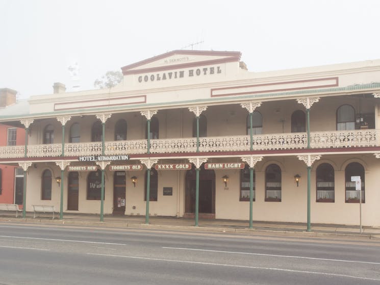 Southern-Railway-Hotel-Coolavin-pub-goulburn-accommodation