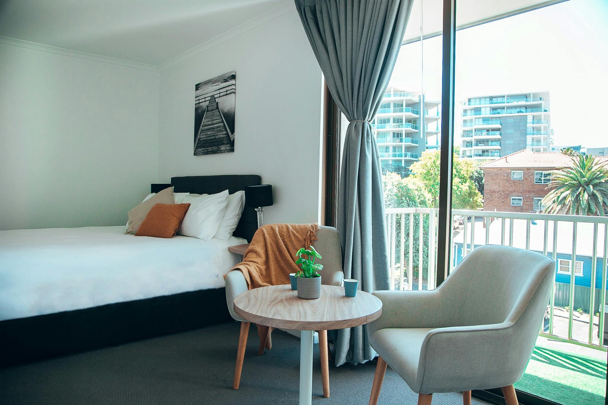 船港汽車旅館 - 臥龍崗