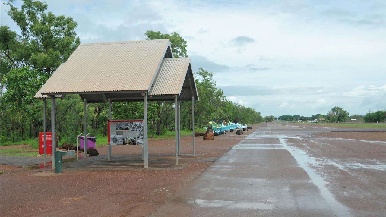 Interpretative shelter alongside the runway.