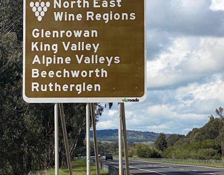 Freeway signage showing the five wine regions making up the North East Wine Region.