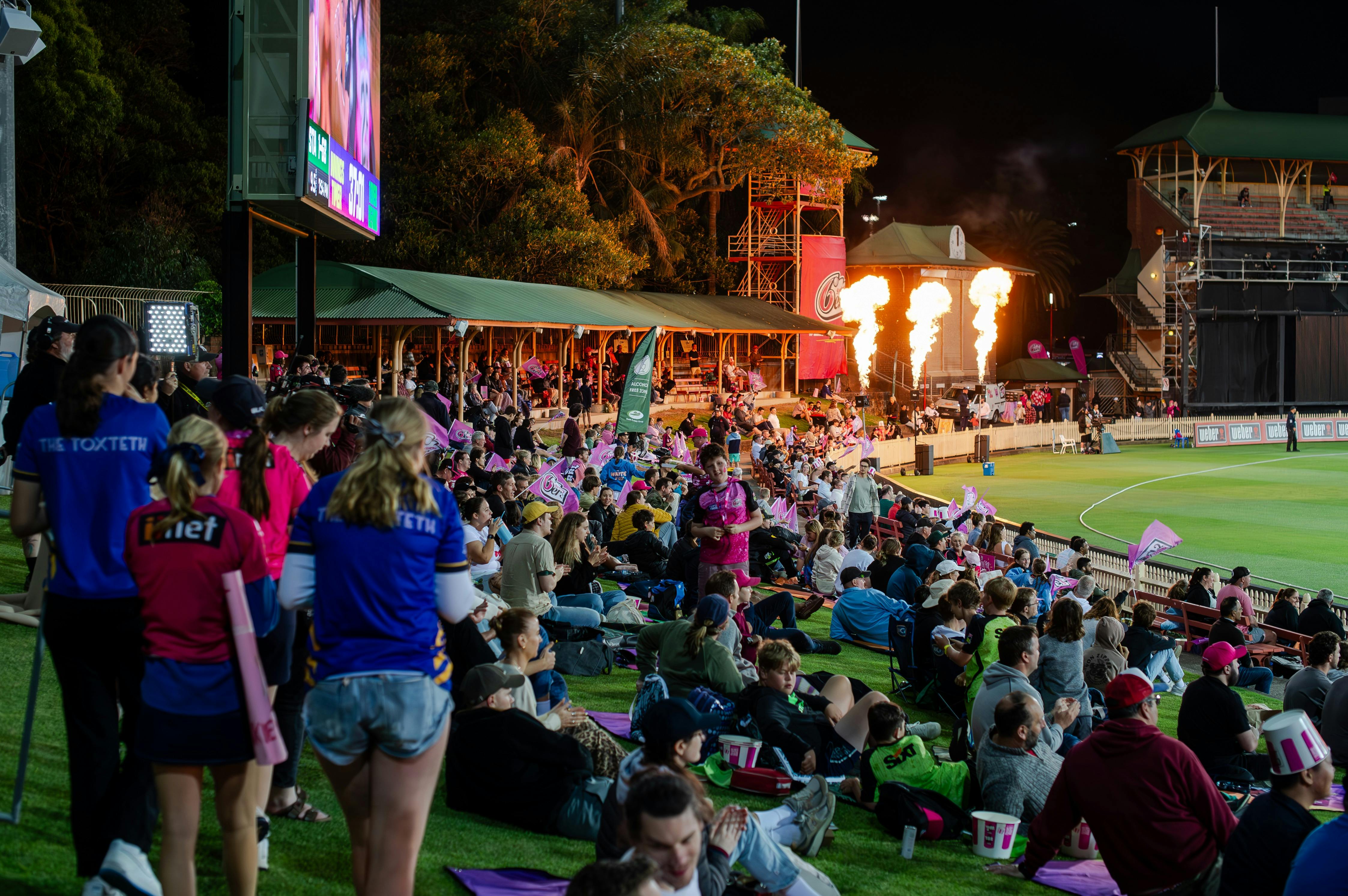 Sixers host match the Strikers this Summer.