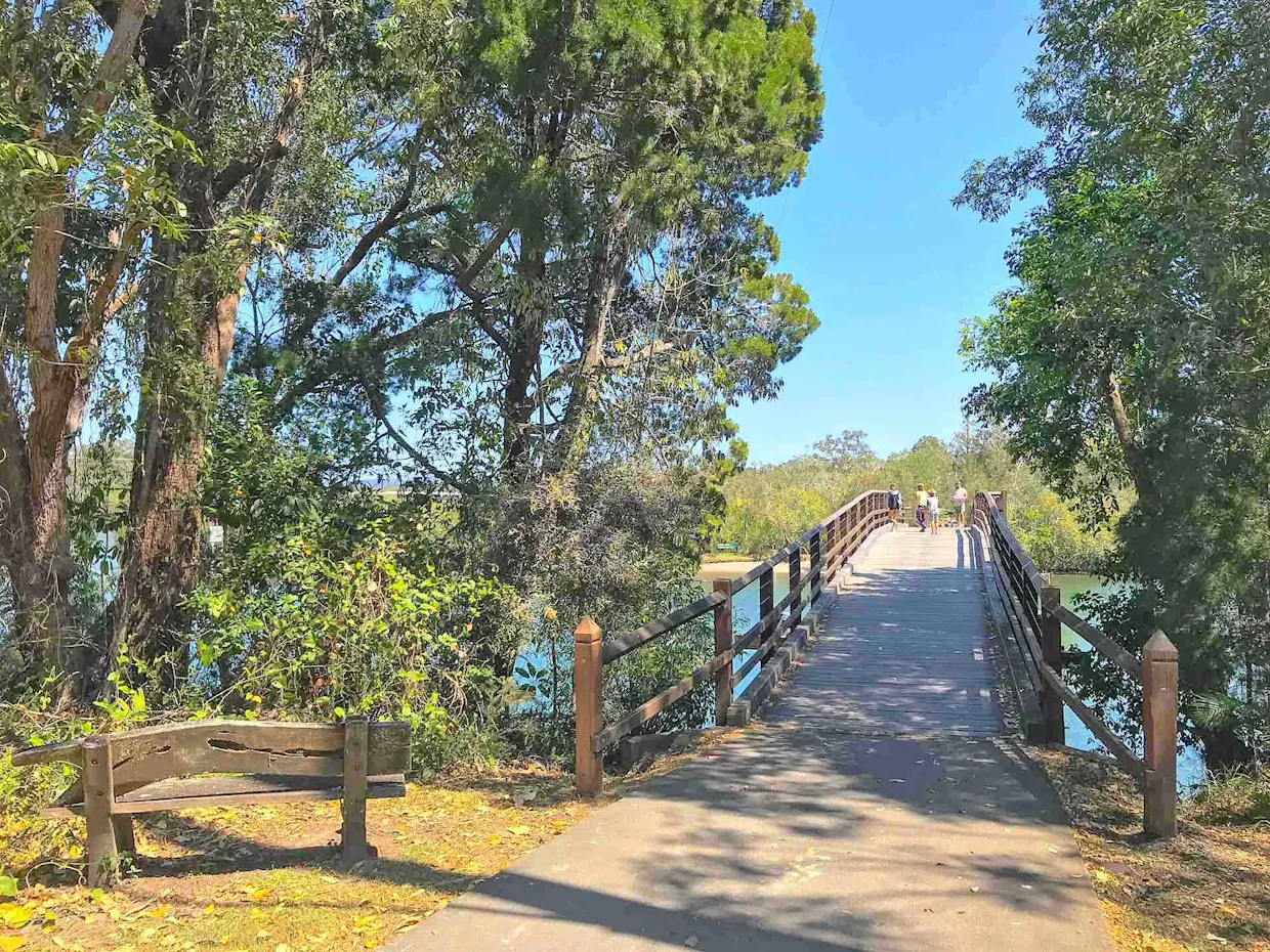 Secrets of Noosa Tour with Oceanview Lunch, Lookout, Art, Nature, History & Noosa River Ferry