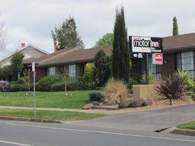 Bristol Hill Motor Inn