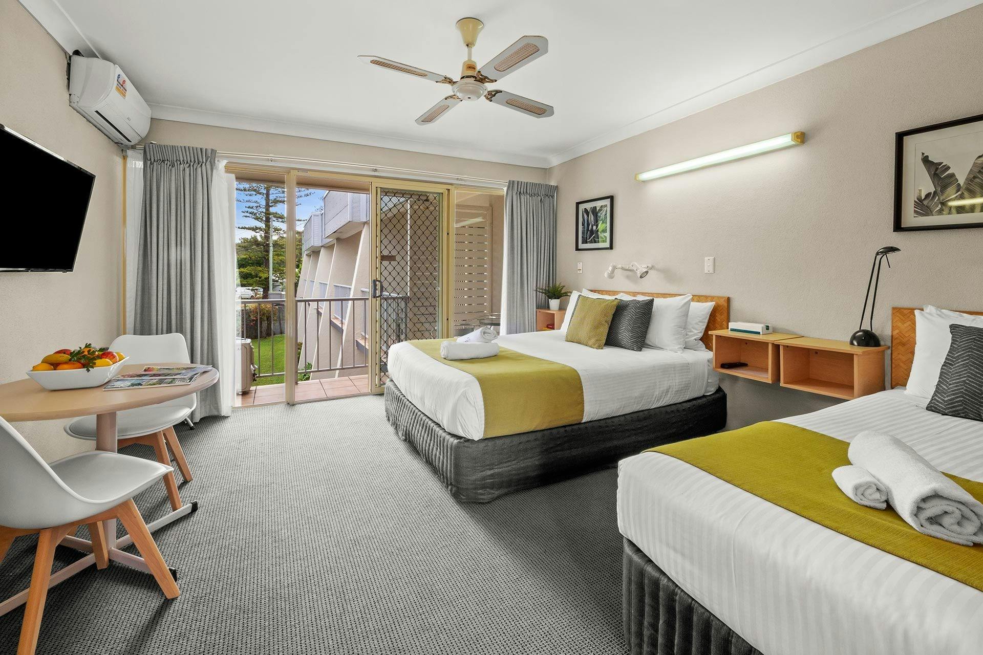 揚巴太陽汽車旅館