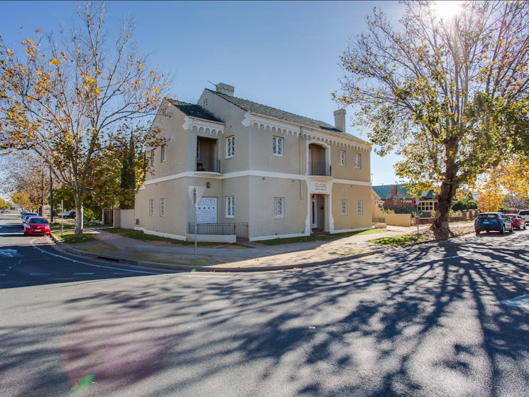 Globe Apartments, Wagga Wagga