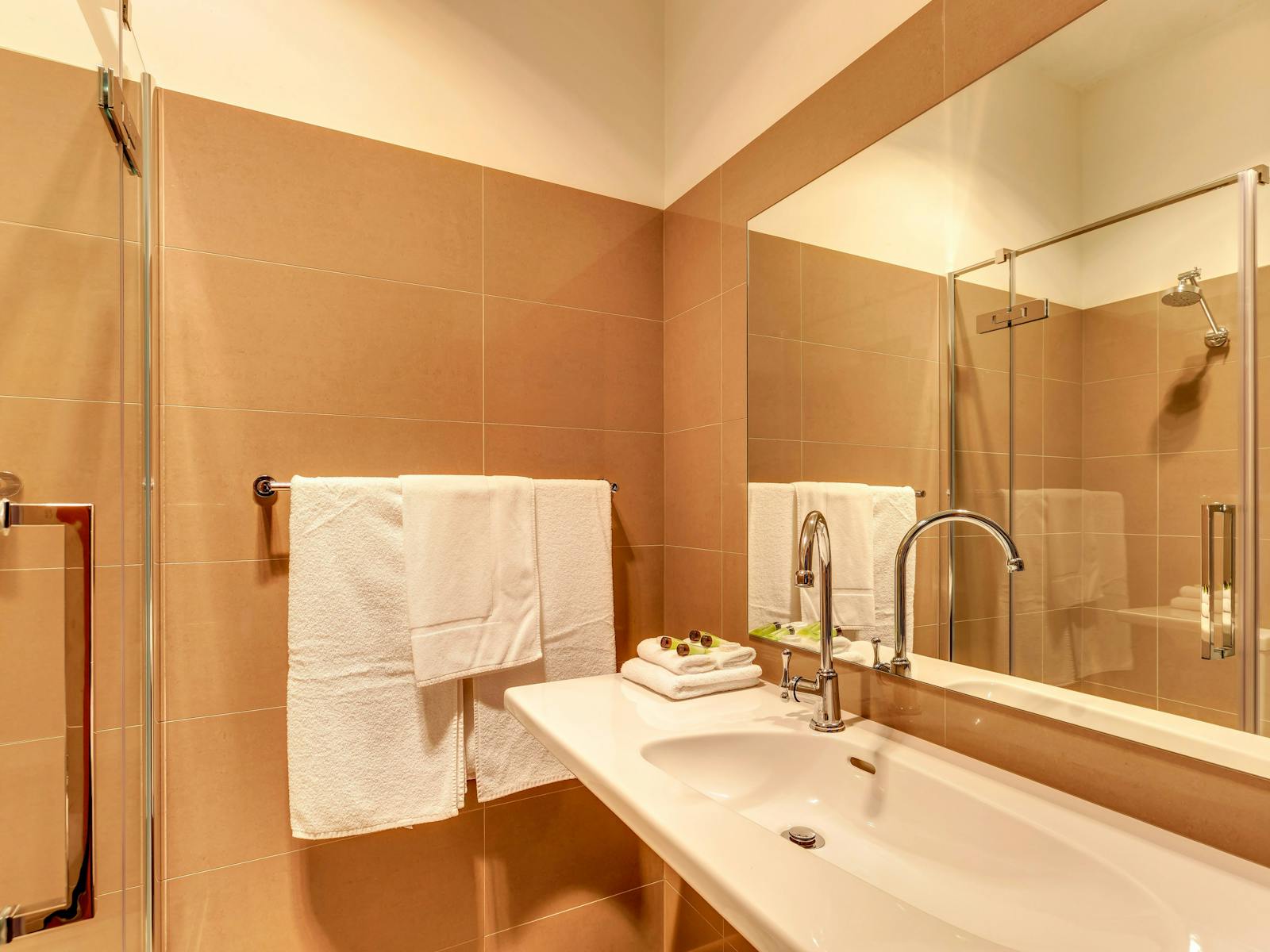 Renovated bathroom at the Kermandie Waterfront Hotel, Port Huon