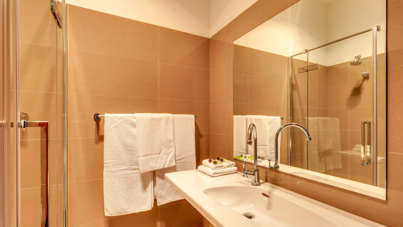 Renovated bathroom at the Kermandie Waterfront Hotel, Port Huon