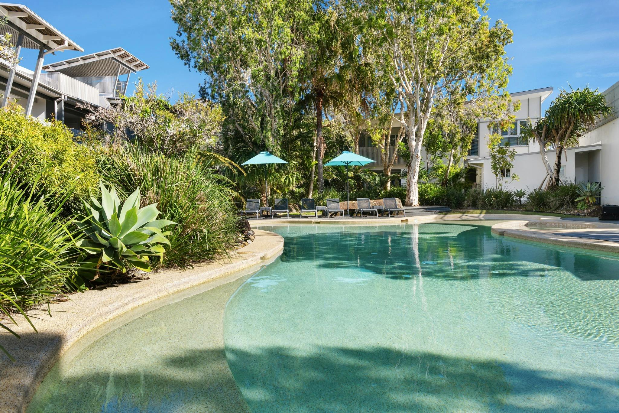 East on Byron - Lagoon Pool