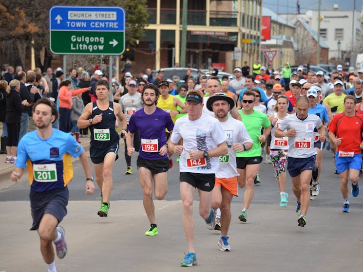 Mudgee Running Festival Marathon Half Marathon Start line