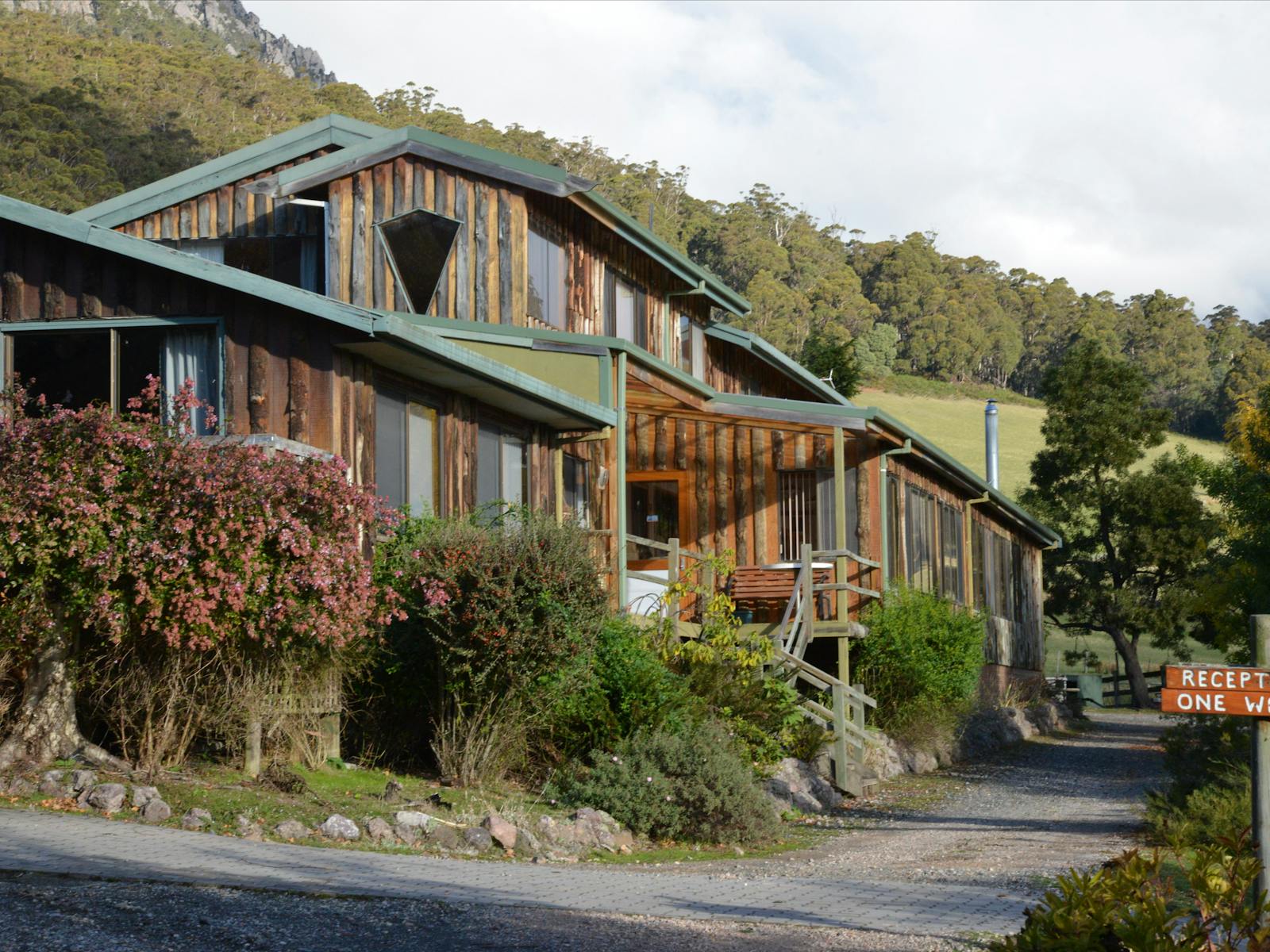 Silver Ridge Retreat Lodge and Reception Area