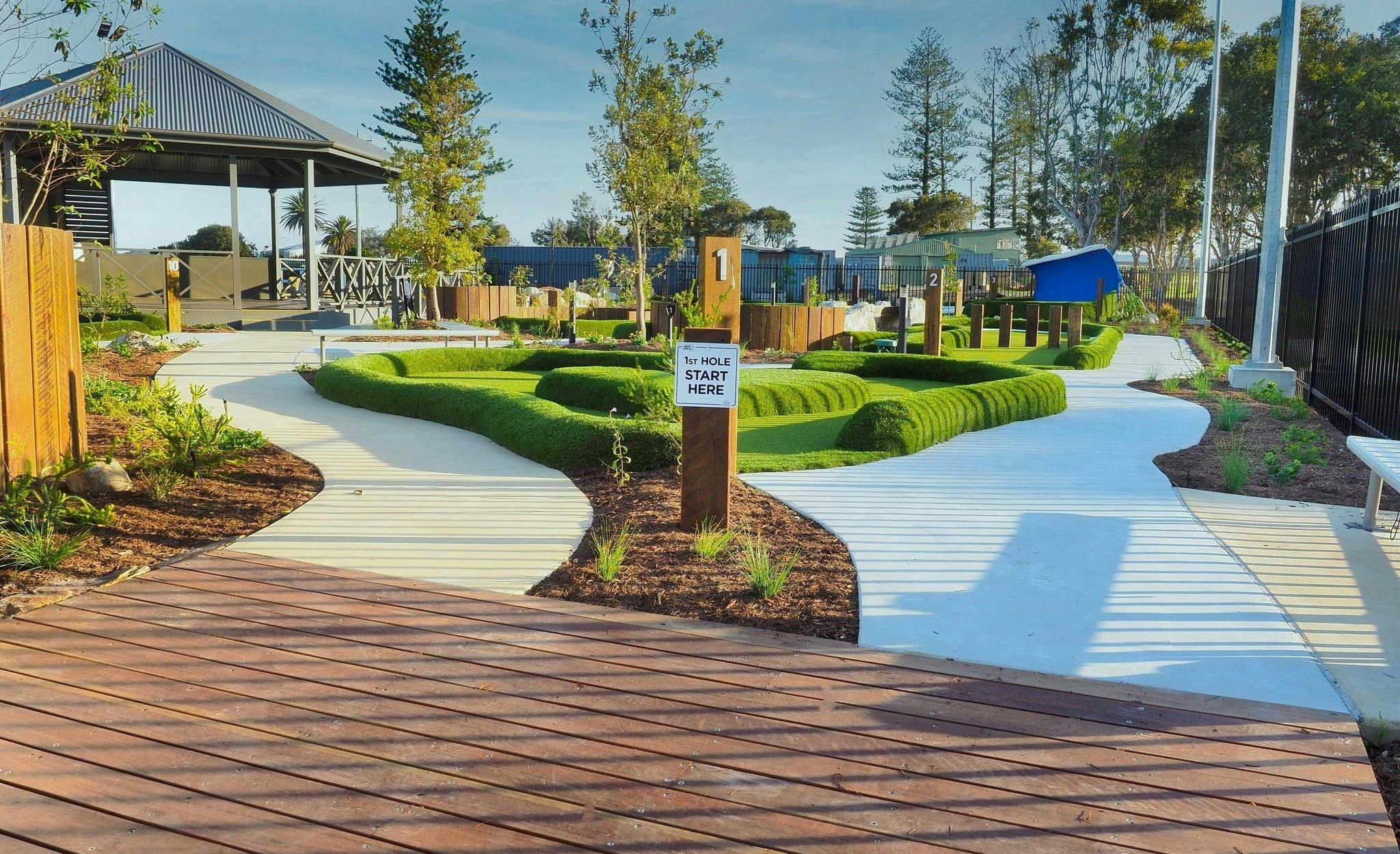 新月头迷你高尔夫球场